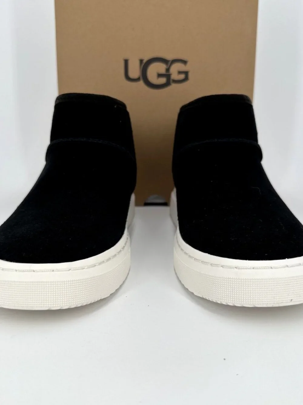 UGG Australia Women's Alameda Mini Boots Black sz 9 #1143786 NEW Bootie Sneakers